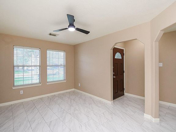 4th image of 8902 Grand Villa Ln