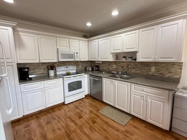 1621 NW 20th Ave APT 201, Delray Beach, FL 33445