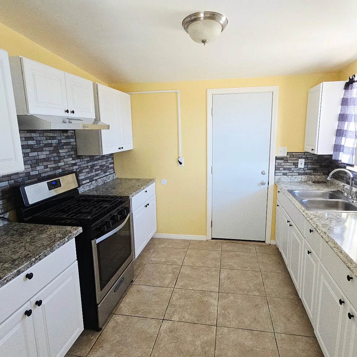 5350 Daisy Ave — Photo 4