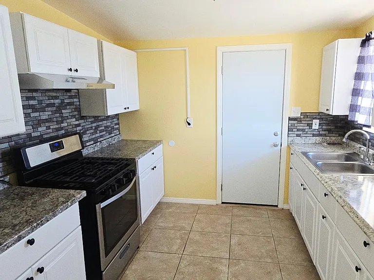 5350 Daisy Ave #1 — Photo 4