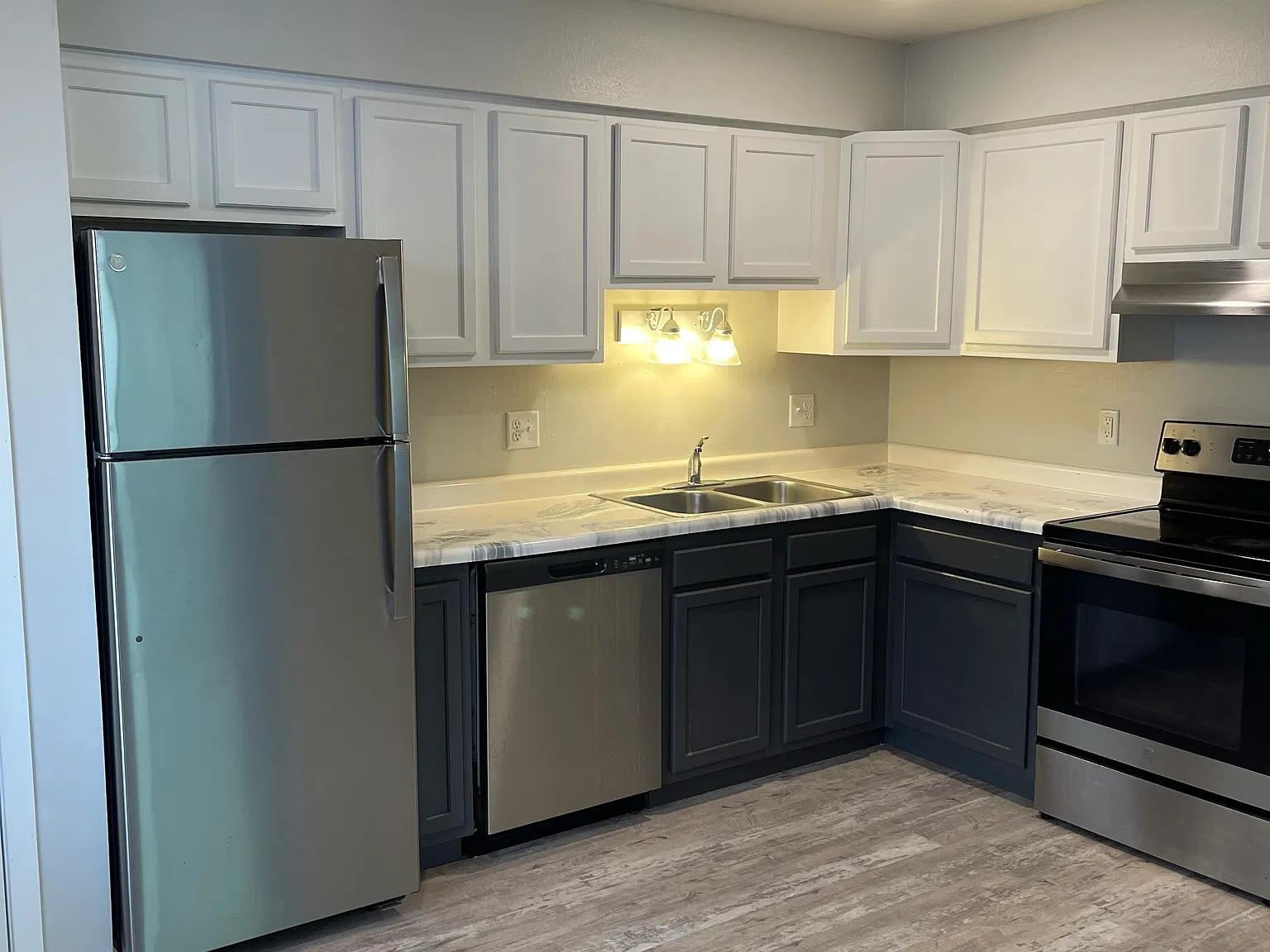 2 bed, $1,573 — Photo 3
