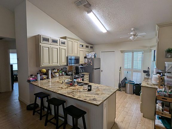 5th image of 1586 N CRABAPPLE COVE Court