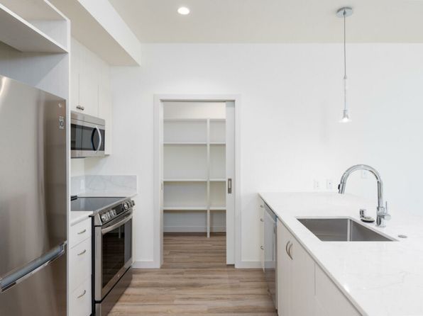 1010 Burwell St #302