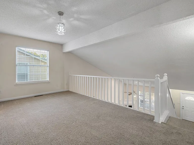 3056 Royal Palm Way — Photo 18