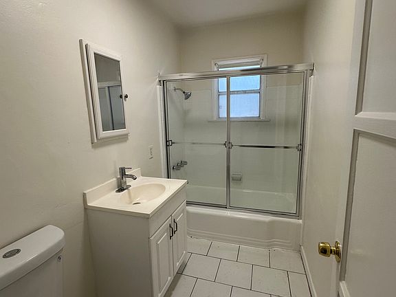 5th image of 909 N Cedar St APT 2