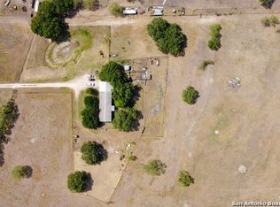 1798 County Road 467, Hondo, TX 78861