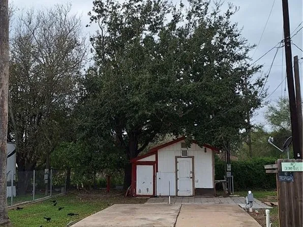 44 Lancer Ln, Mission, TX 78572