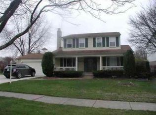 40515 Shakespeare Dr, Sterling Heights, MI 48313
