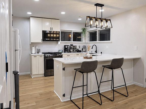 4th image of 2751 S 64th STREET