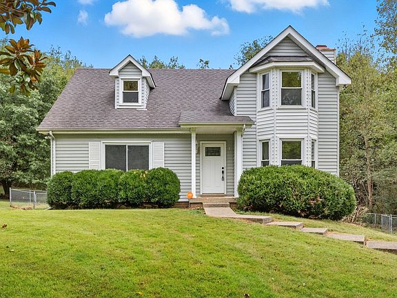 2nd image of 1307 Sun Valley Rd