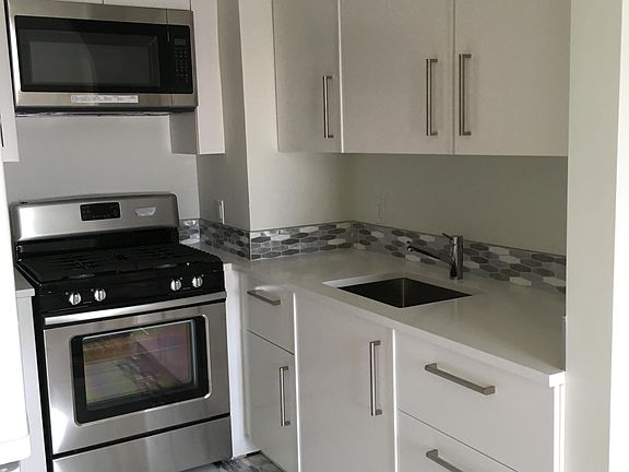 2nd image of 2999 California St