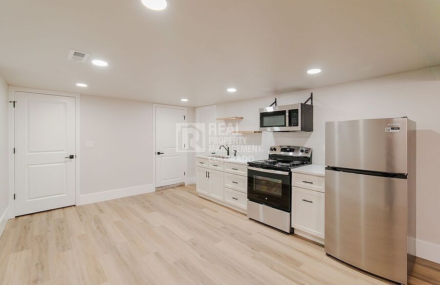 1st image of 1415 N Raleigh St #B