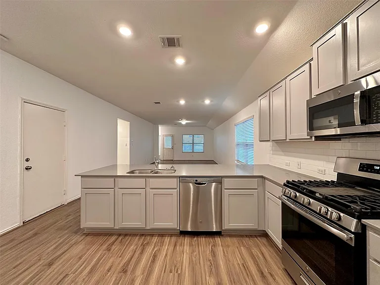 6508 Cetone Ter — Photo 10