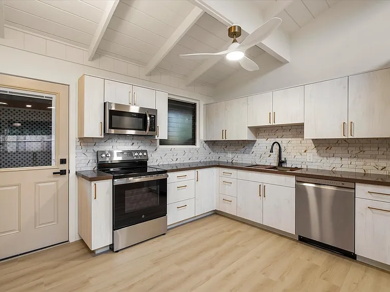3567 Baldwin Ave — Photo 4