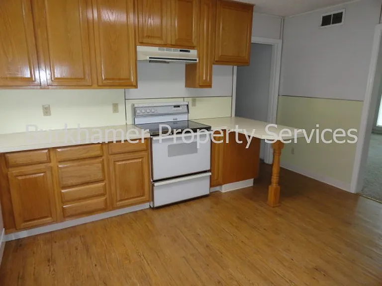 6700 Olympic Hwy #A — Photo 3