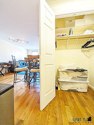 2nd image of 158 Jefferson Ave #2