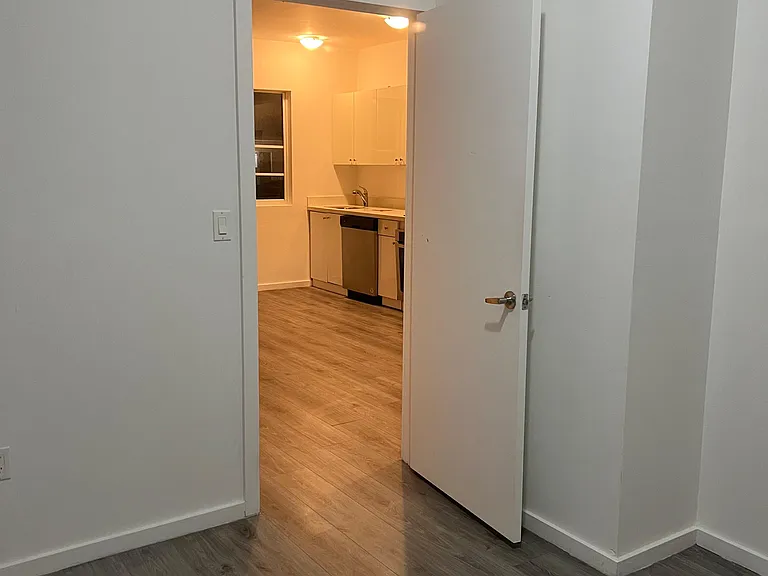 810 7th St #28 — Photo 6