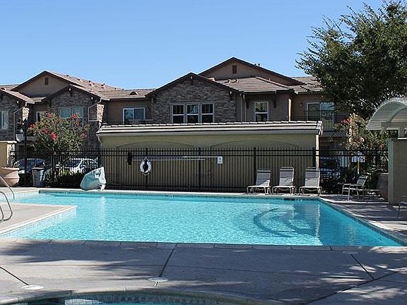 3rd image of 3301 N Park Dr Unit 3016