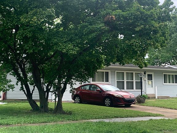 3rd image of 1080 Dauphin Ln