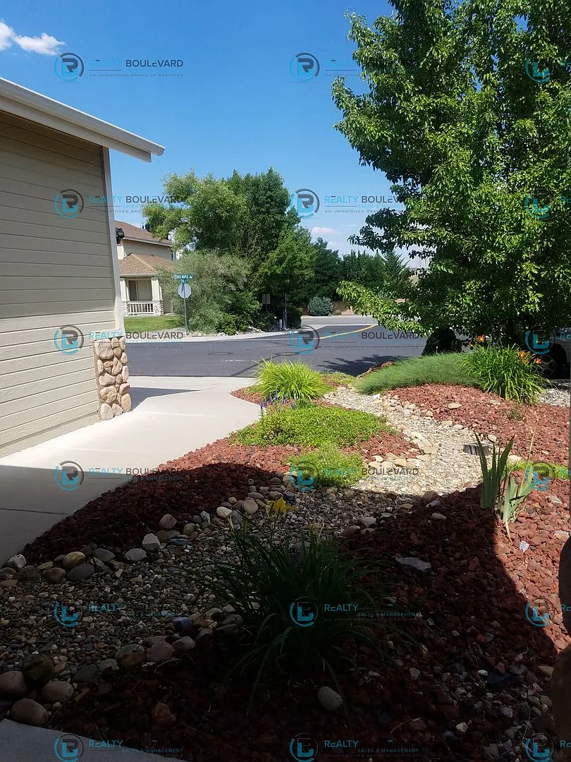 Beautiful 3 Bedroom, 2 Bathroom and 3 Car Garage Home in North West Reno!! — Photo 3