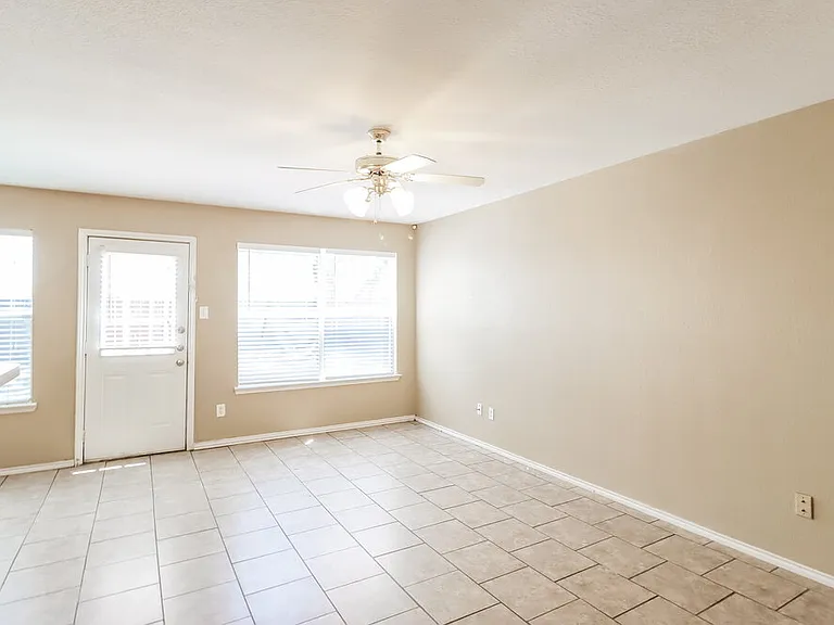1456 Pine Ln — Photo 6