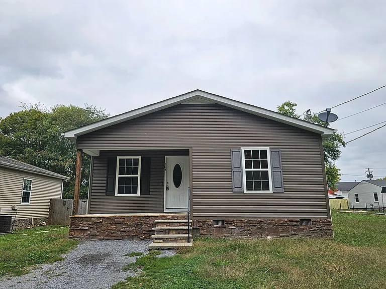 504 Wheeler St — Photo 1