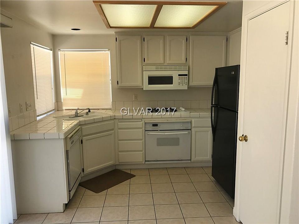 1st image of 7672 Beverly Hills Dr