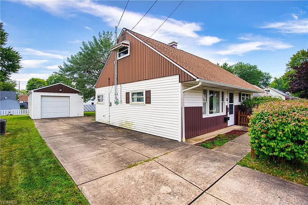 169 Idlewood Rd photo 1