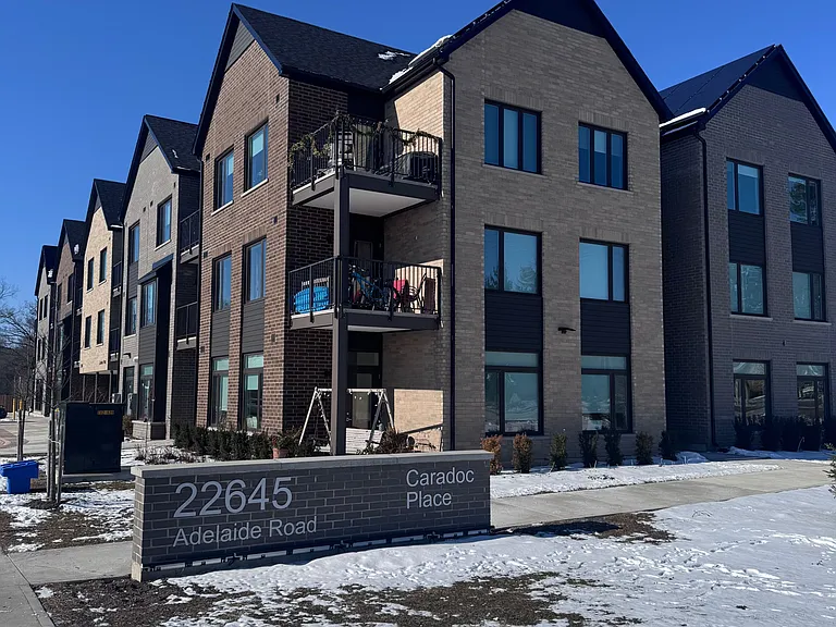 22645 Adelaide Rd #310 — Photo 1