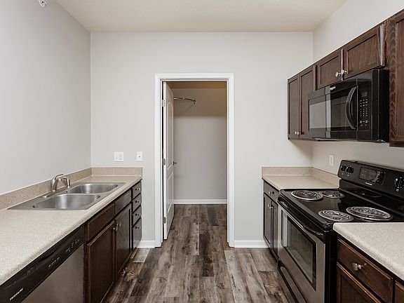 5th image of 1951 N James St #107