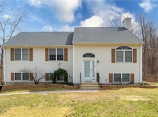 25 Belfield Dr, Johnston, RI 02919