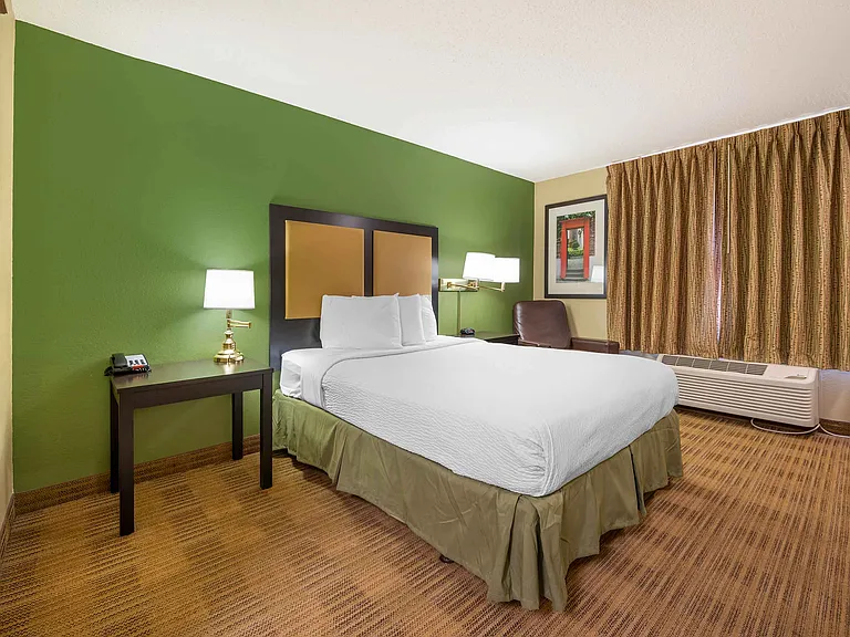 Studio Suite - 1 Queen Bed