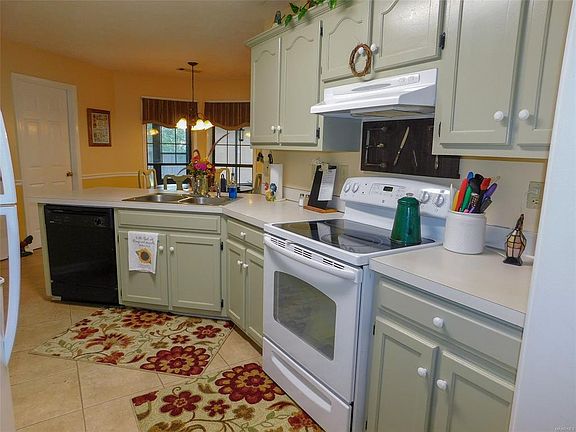 3rd image of 7061 Runnymede Dr
