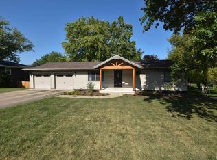 2104 Oak Dr, Eureka, IL