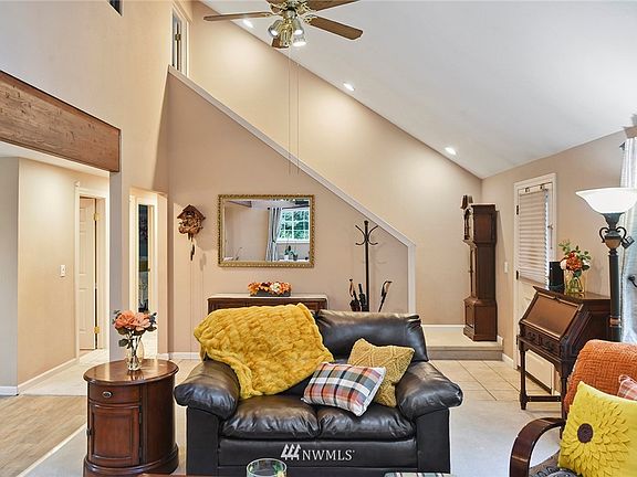 3rd image of 8043 NE Bayberry Ln