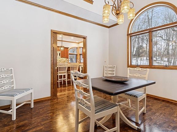 4th image of 26435 Noble Rd