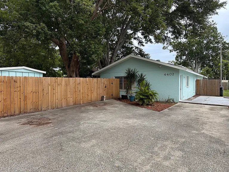 4402 44th Ave N #A — Photo 2