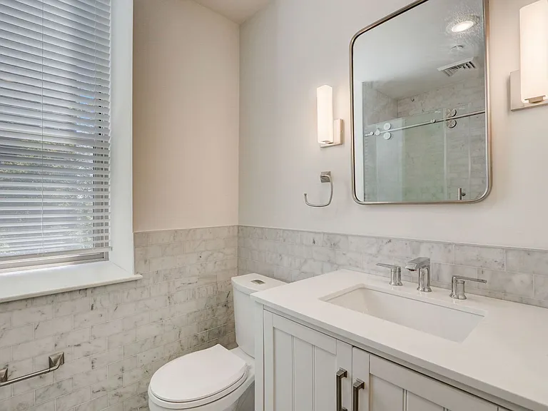 Franklin House Apartments — Photo 10