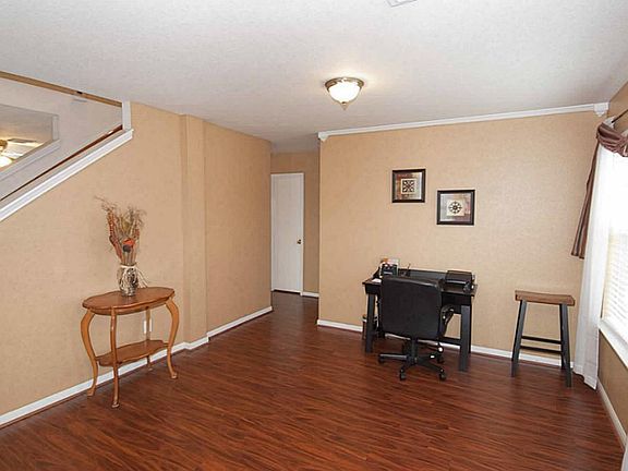 5th image of 17146 Plaistow Ct