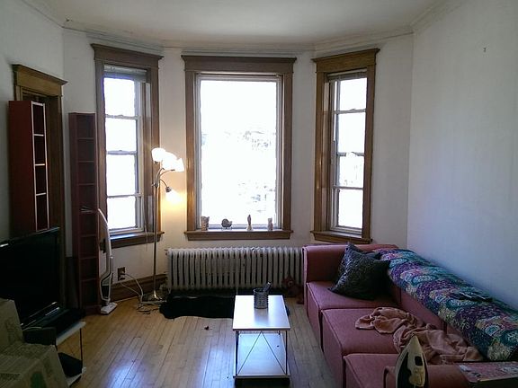 Living room, hardwood floors