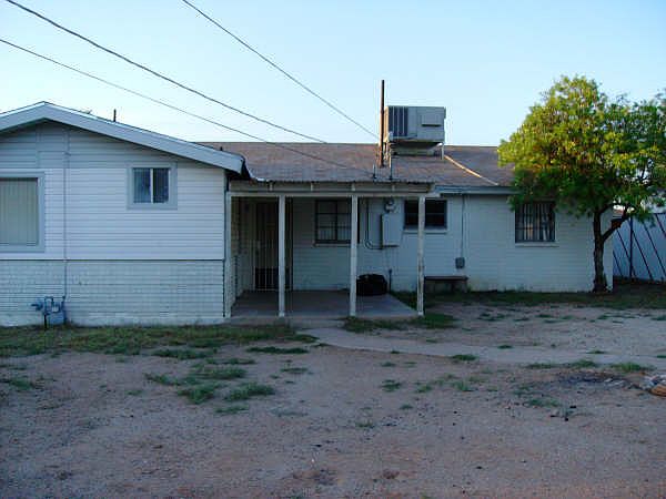 2nd image of 817 W Monte Way