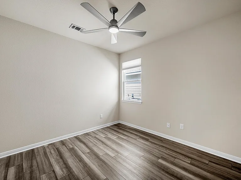 1524 Elise Ave — Photo 17