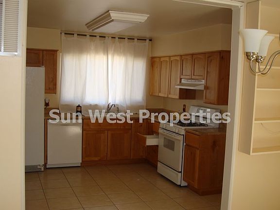 4th image of 2105 E 12th St