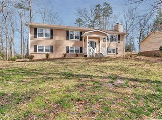 333 Hill Crest Cir, Woodstock, GA 30188