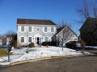1199 Easton Dr, Carol Stream, IL