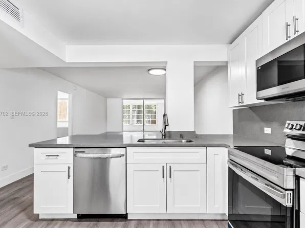 445 NE 195th St APT 125, Miami, FL 33179