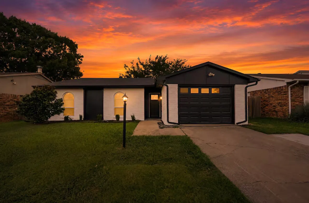 3 bed, 1333 sqft, $5,900 — Photo 1