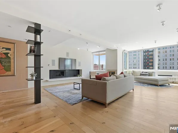 1008 Hudson Park, Edgewater, NJ 07020