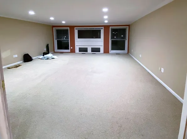 101 North Main St., 101 W Main St #216, Fairfield, IA 52556