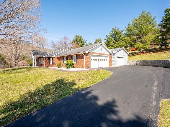 3rd image of 353 M L Thompson Dr